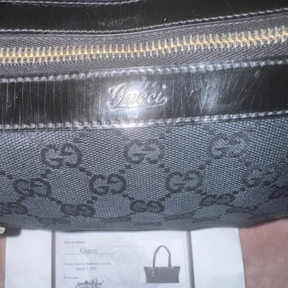 🔥AUTHENTIC GUCCI PURSE WITH C.O.A🔥 - Picture 3 of 8